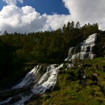 Onderweg kom je de meest prachtige watervallen tegen in Rogaland. Dit is de Svandalsfossen.